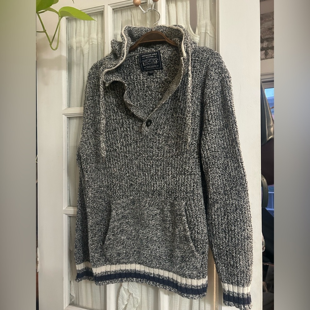 American Eagle Outfitters AEO M Cable Knit Hooded Button Sweater unisex Medium